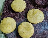 A picture of step 2 of Dal ki poori.