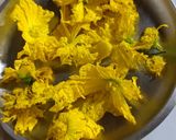 A picture of step 1 of Pumpkin Flowers Fried Rice.