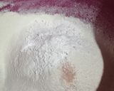 A picture of step 3 of Frosting sugar cookies.