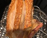 รูปขั้นตอนการทำที่ 4 ของ คะน้าหมูกรอบ ทำหมูกรอบ ด้วยหม้อไร้นำ้มันค่ะ