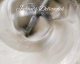 A picture of step 4 of Mango panna-cotta.