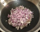A picture of step 6 of Dahi Bhindi.