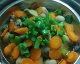 Foto langkah ke 2 dari resep Ayam kukus Jahe.