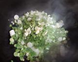 Foto del paso 3 de la receta Sopa de marisco congelado y fresco con fondo de cebolletas