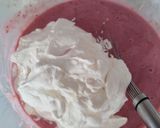 Pisztácia piskótás, eperhabos torta gluténmentesen recept fázis 7 fotója