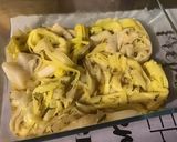 Une image de l'étape 5 de Poireaux marinés, feta et persil.