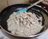 A picture of step 4 of Chicken stuffed bread.