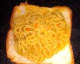 मैगी स्टफ्ड सैंडविच (maggi stuffed sandwich recipe in Hindi) रेसिपी चरण 3 फोटो
