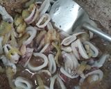Foto langkah ke 4 dari resep Cumi Saos Tiram Bumbu Simple.