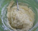 Foto langkah ke 4 dari resep Kue Pisang Kukus Coklat Lumer.