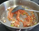 Foto del paso 3 de la receta: Arroz con pollo, mini-albóndigas y alcachofas