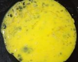 A picture of step 3 of Egg pizza.