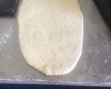 A picture of step 2 of Fish tail chicken bread.