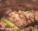 A picture of step 9 of Nikujaga (Japanese Potato and Pork Stew).