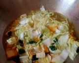 Foto langkah ke 3 dari resep Sayur sop sawi putih daun kelor.