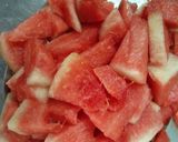 A picture of step 1 of Water Melon Juice.