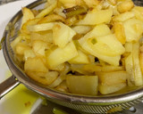 Foto del paso 2 de la receta: Tortilla de patatas y ajos tiernos