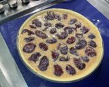Une image de l'étape 10 de Tarte aux prunes, miel et amandes.