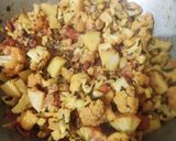 A picture of step 5 of Gobhi aloo.