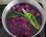 Foto langkah ke 2 dari resep Bubur Bola Ubi Ungu.