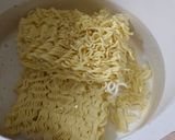 Foto langkah ke 2 dari resep Mie Goreng Tumis Simple.