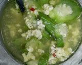 Foto langkah ke 1 dari resep Tumis oyong kuah telor.