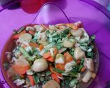 Foto langkah ke 7 dari resep Sayur : Cah Sayur Bakso Ikan.