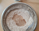 Foto del paso 2 de la receta: Pizza integral de cebolla sin horno ni levadura