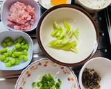 รูปขั้นตอนการทำที่ 1 ของ หมูสับผัดพริกหยวก เมนูที่ 13