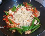 A picture of step 2 of Chicken Chow mein.