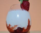 Foto langkah ke 2 dari resep Korean Style Strawberry Milk.