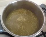 Foto del passaggio 3 della ricetta Zuppa d'aglio con stracciatella d'uovo