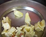 A picture of step 1 of Jackfruit veg in gravy.
