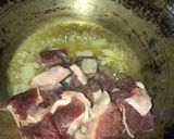 A picture of step 1 of Salateen karahi.