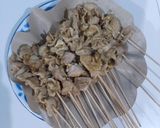 Foto langkah ke 2 dari resep Sate Kulit Ayam.