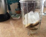 A picture of step 3 of Cookie frappuchino.