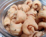 Foto langkah ke 2 dari resep KUE KERING GARPU #bikinramadanberkesan.