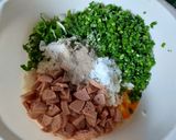 Foto langkah ke 2 dari resep Martabak Nasi Sosis Kucai.