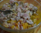 Foto del paso 4 de la receta: Pechugas en wok salteadas al vino blanco