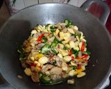 Foto langkah ke 3 dari resep Kulit ayam bumbu iris.