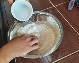 Foto del paso 3 de la receta: Bollitos rellenos de queso (con masa madre)