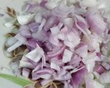 कांदा पोहा(kanda poha recipe in hindi) रेसिपी चरण 1 फोटो