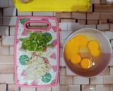 Foto langkah ke 1 dari resep Roti John Sederhana.