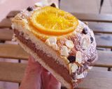 Foto del paso 15 de la receta: Coca de Sant Joan v3: De naranja confitada, almendras y pepitas de chocolate rellena de trufa y nata