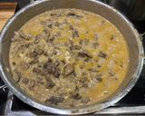 A picture of step 5 of Beef Stroganoff.