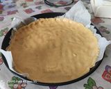 Foto del passaggio 3 della ricetta Crostata con frolla al limone e confettura di ciliegie