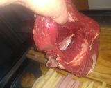 Foto del paso 1 de la receta: Colita de cuadril mechada al horno con papas crocantes con ajo y tomillo