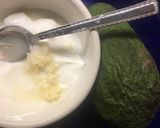 Awokado z jogurtem czosnkowym krok przepisu 1 zdjęcie