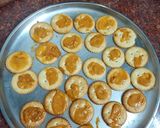 બિસ્કીટ પીઝા (Biscuit Pizza Recipe In Gujarati) રેસીપી સ્ટેપ2ફોટો