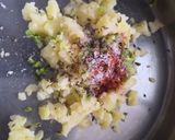 A picture of step 2 of Schezwan bread pockets.